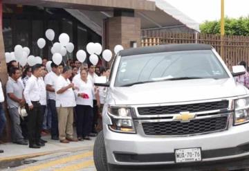 Familiares y amigos dan el último adiós a Norma Sarabia en el panteón municipal de Huimanguillo