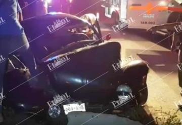 Rescatan a mujer que quedó atrapada entre los fierros de su automóvil tras sufrir accidente