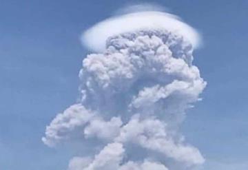 El Popocatépetl lanza espectacular fumarola tras explosión