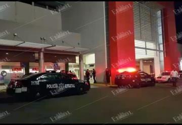 Se reporta fuerte movilización policiaca en el estacionamiento de la plaza comercial Soriana.