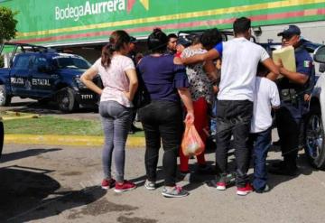 Aseguran a centroamericanos en Aurrera de Guayabal