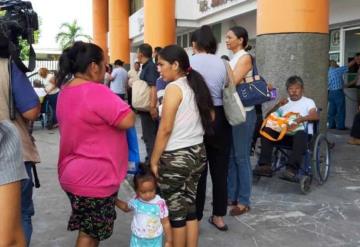 Diputados integrantes de la Comisión de Salud visitan el hospital Juan Graham e ignoran a ciudadanos