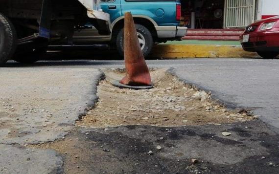 Denuncian hundimiento del concreto hidráulico en calle de Villahermosa