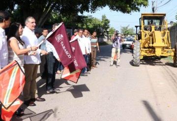 Da inicio el programa de reparación y mantenimiento de caminos y carreteras en Tabasco