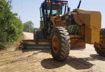 Gobernador cumple compromiso: inició pavimentación de carretera a los pájaros