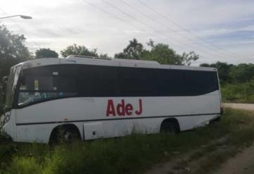 Al menos 4 personas lesionadas es el saldo tras fuerte accidente entre combi y autobús de pasajeros