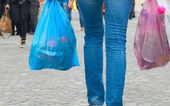 Prohíben uso de bolsas de plástico
