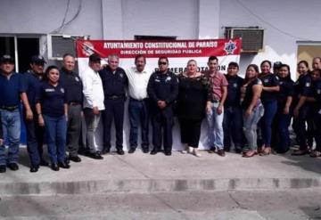 Entrega alcalde 505 uniformes a policías