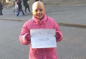 Niña vence cáncer con 52 quimioterapias