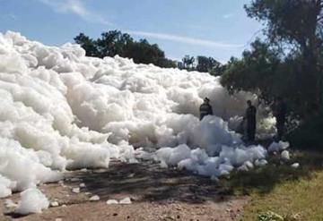 Cayó en espuma tóxica y murió, quería tomarse selfie