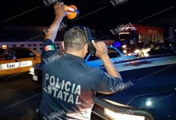 Fuerte operativo policíaco se presenta en las inmediaciones del puente Los Monos