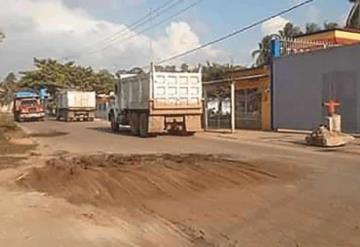 Tránsito de volteos destruyen carretera en Paraíso