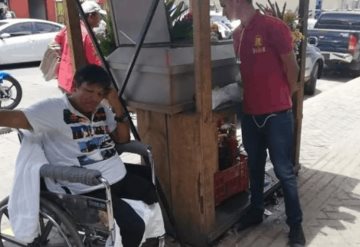 No tengo donde vivir; madre vela a su hijo en la calle