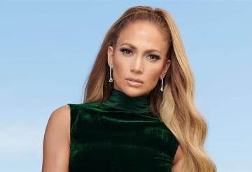 Jlo se viste como stripp3r y cubre su zona V sólo con hilos 