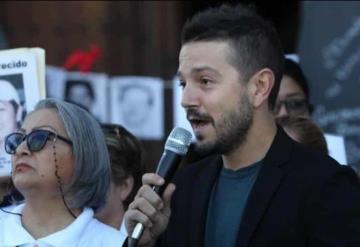 Diego Luna acude manifestación por desaparecidos en México