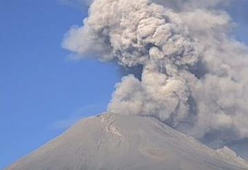 Alertan por caída de ceniza del volcán Popocatépetl en Puebla