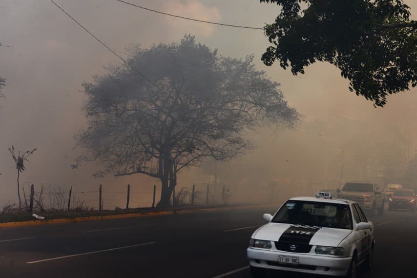 FOTOGALERÍA: El humo por la quema en la Laguna El Negro sigue afectando a Villahermosa