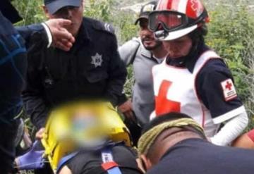 Joven mujer cae del Cerro del Picacho por una selfie