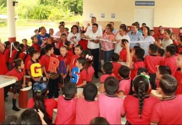 Continúan  obras a favor de la educación en Comalcalco; alcaldesa inaugura más desayunadores