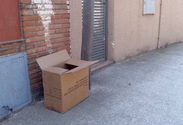 Hallan cuatro muertos y restos humanos en cajas