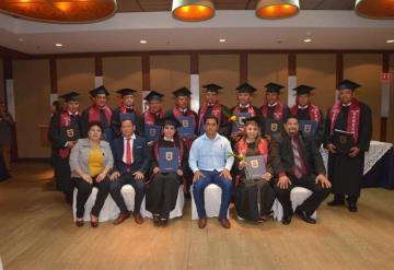 Celebran graduación de Licenciados en Derecho de la IUPV