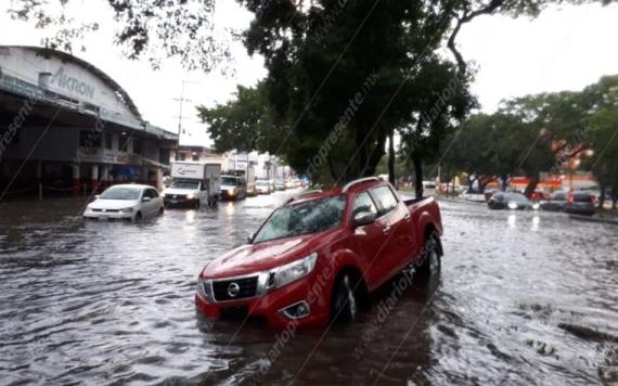 FOTOGALERÍA Paralizado el tráfico en Villahermosa por fuertes lluvias