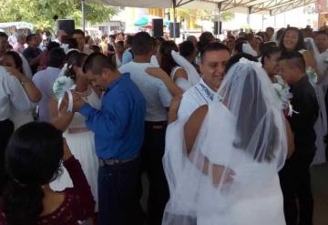 37 Parejas contraen nupcias en boda colectiva de Paraíso