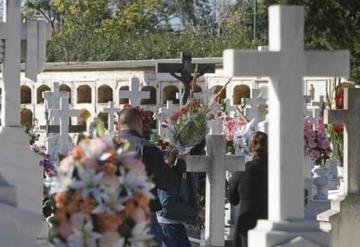 Hombre halló a bebé con vida al cavar una tumba para sepultar a su hija