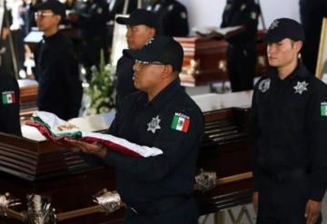 Y los responsables de esto, están aquí: familias de policías asesinados en Michoacán