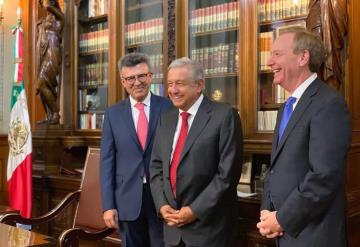 AMLO pide ayuda a Microsoft para combatir la corrupción