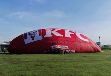 Casi listo dirigible de KFC que volará en la capital tabasqueña