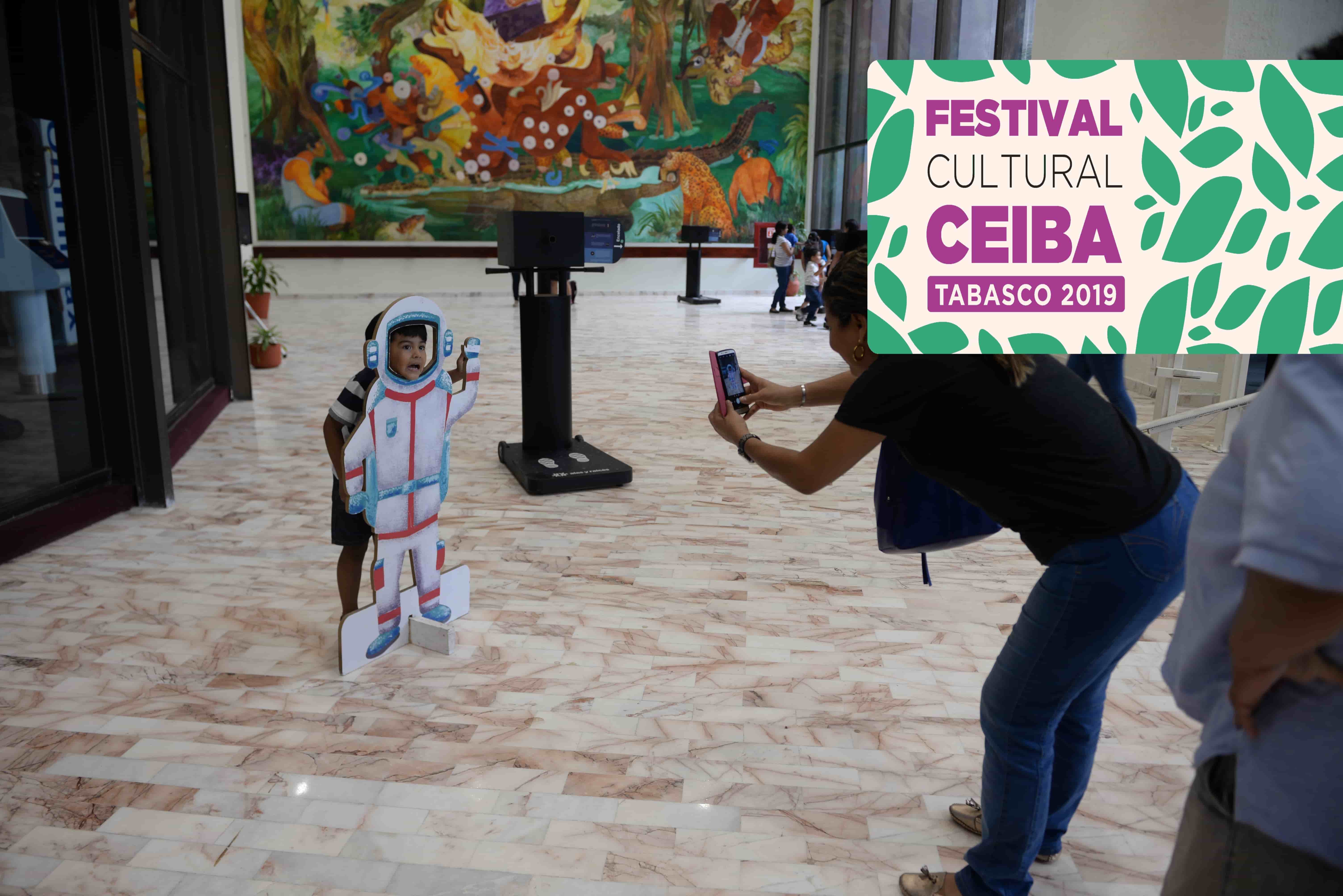 Niñas y niños viajan a las lunas durante el Festival Ceiba