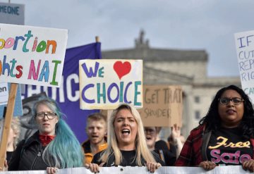 Irlanda del Norte legaliza el matrimonio igualitario y aborto