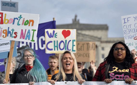 Irlanda del Norte legaliza el matrimonio igualitario y aborto