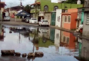 Lluvias provocan encharcamientos en calles de Jonuta