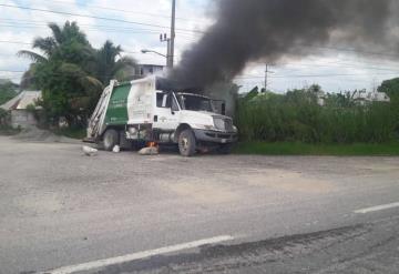 Se incendia camión recolector de basura sobre la carretera Villahermosa- Frontera