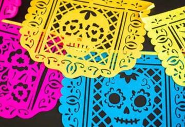 ¿Sabías cuál es el significado del papel picado en la ofrenda de Día de Muertos?