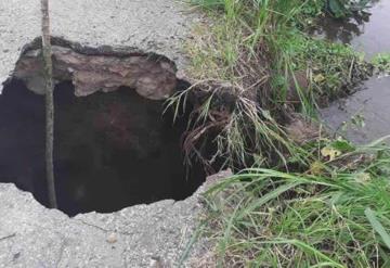 Colapsa puente en Comalcalco