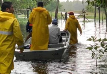 Protegidas en 4 refugios 125 personas de Comalcalco afectadas por las lluvias