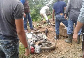 Universitario lesionado por desgajamiento de cerro