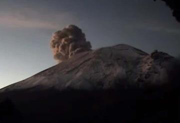 Emite Popo 221 exhalaciones y una explosión en 24 horas