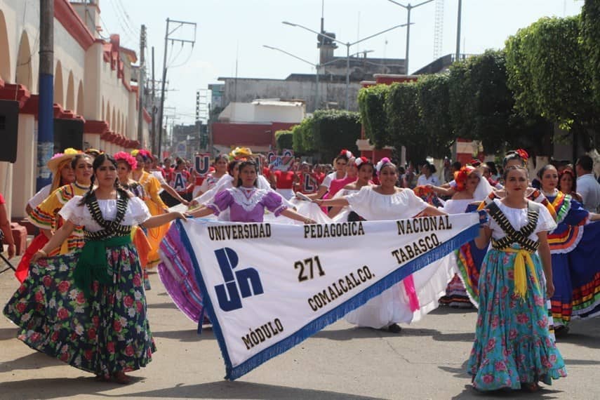 Disfrutan Comalcalquenses de un gran desfile conmemorativo de la revolución mexicana