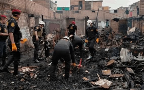 Al menos seis muertos y un desaparecido en un incendio de viviendas