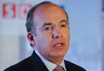 Denuncian a Felipe Calderón por irregularidades en Estela de Luz