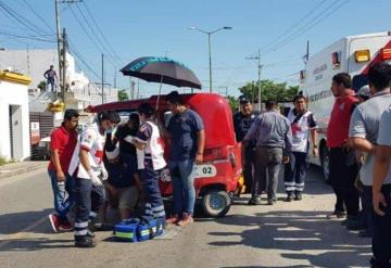 Embisten a pochimovilero, resulta lesionado