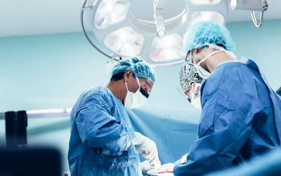 Hospital hace trasplante de riñón a paciente equivocado