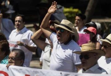 Protestan contra políticas de AMLO en su primer año de gobierno