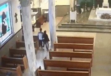 Video: Captan a pareja robando limosnas de iglesia en Nuevo León