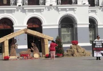 Se manifiesta con silbato y lona frente al Palacio de Gobierno