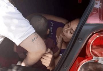 Chofer de Uber descubre a su mujer en la cajuela; lo estaba espiando